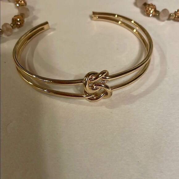 Gold and Black Jewelry Set - Picture 6 of 7